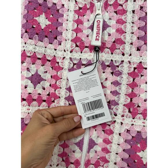 Onepiece Coverup Crochet Short Jumpsuit Pink White size XS/S Resort Retro Rare - Picture 4 of 6